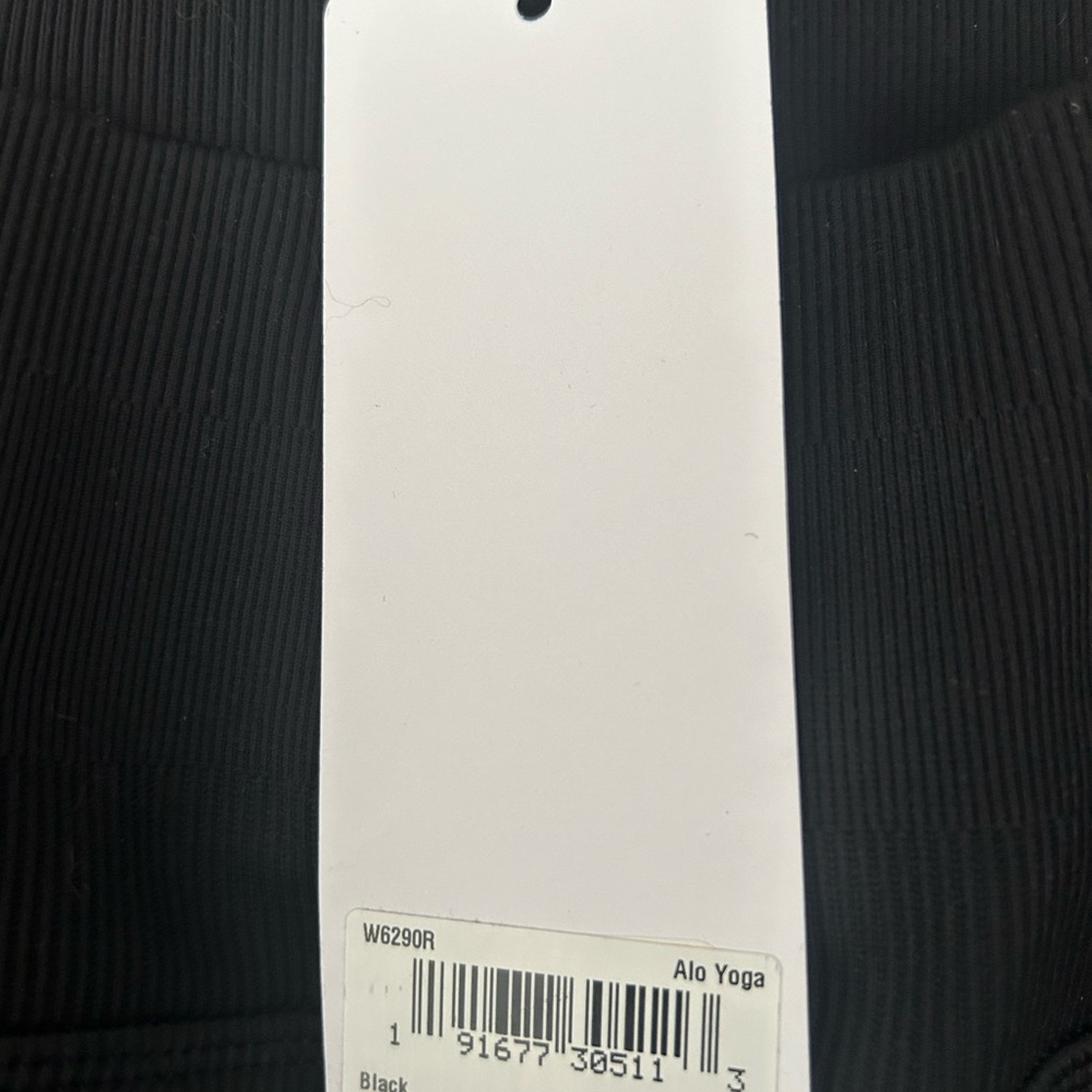 5" Seamless Ribbed Favorite Short - Picture 3 of 4